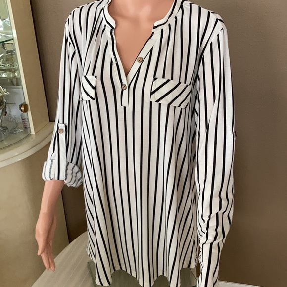 Blouse - Picture 2 of 7